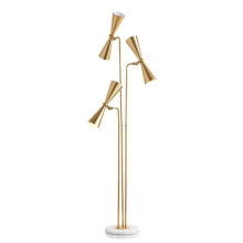 Lámpara de pie de pie con marco dorado y base de mármol creativa decorativa de alta calidad para hotel moderno